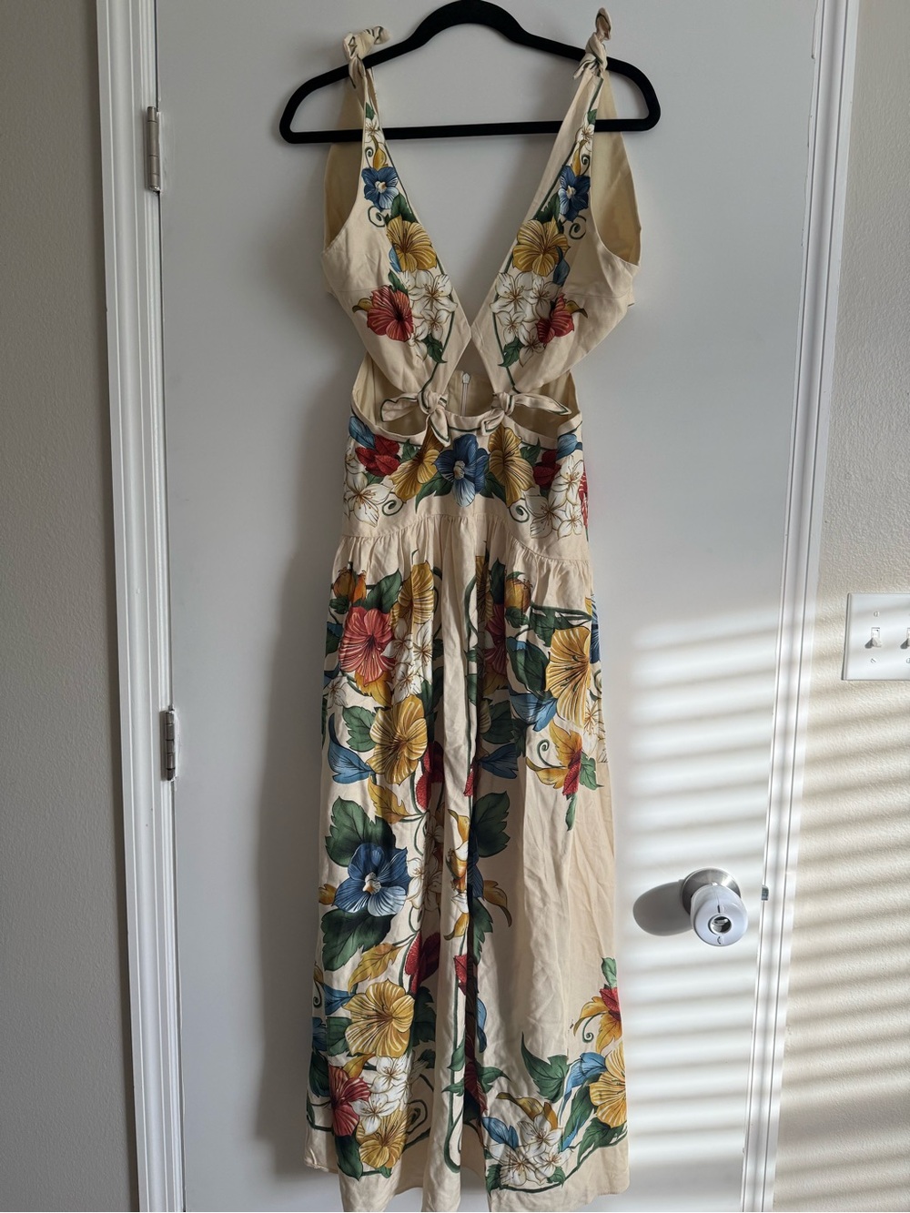 FARM Rio Cream Floral Dress Multicolor Blossoms - Picture 5 of 5